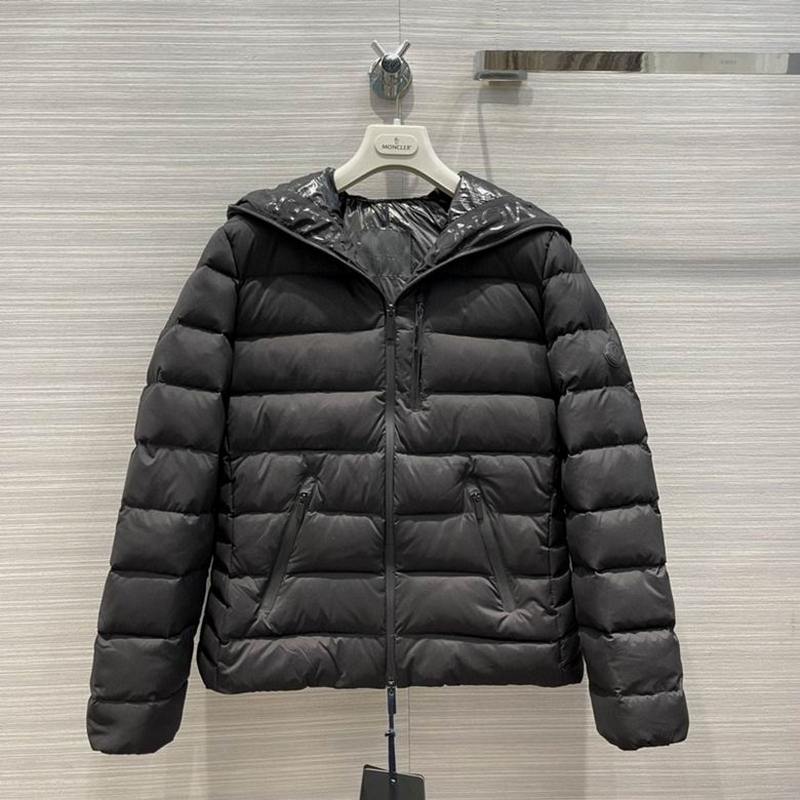 Moncler Women's Outwear 290